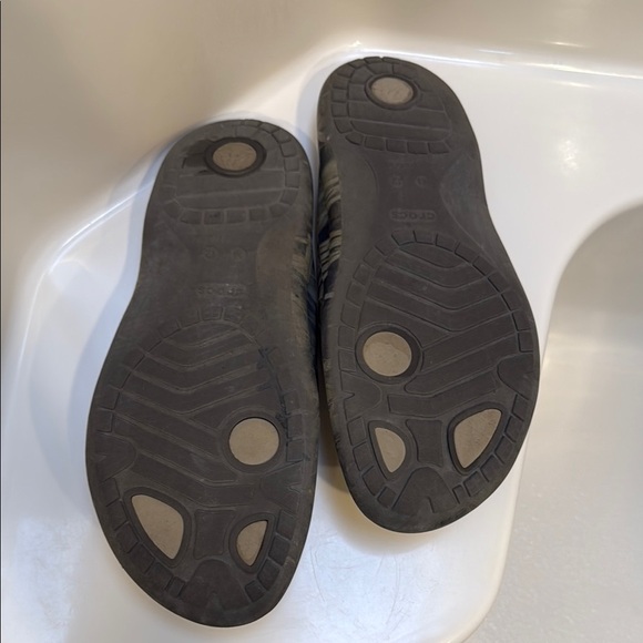 CROCS Brown and Green Camouflage Sandals - Picture 7 of 9